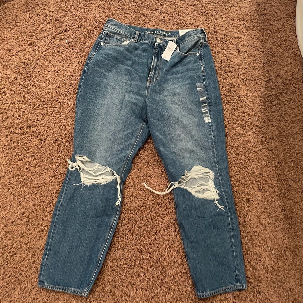 NEW WITH TAGS AE Distressed mom jeans